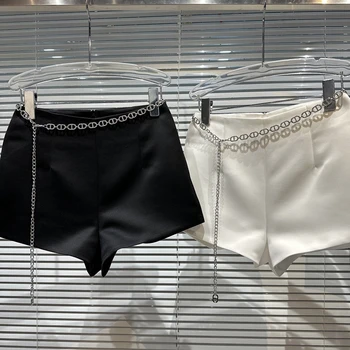 מכירה חמה סגנון 2023 אביב/קיץ אופנה חדשה יהלום המותניים שרשרת קישוט קצר של נשים שחור לבן מכנסיים קצרים