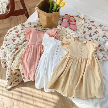 קוריאני בגדי ילדים 2023 הקיץ תחרה פרחים רקמה השמלה של הילדה כותנה מתוקה לילדים עם שרוול קצר חצאית